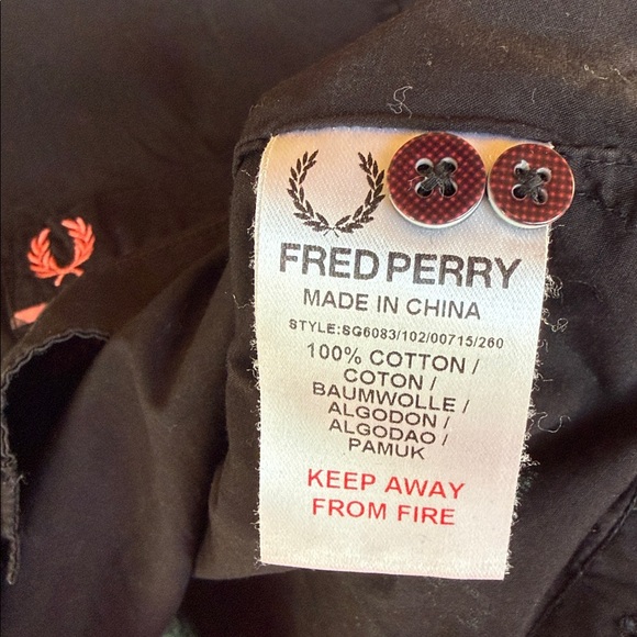 Rare Retro Y2K Amy Winehouse by Fred Perry Black Shirt w/ Pink Checker Accents - Picture 11 of 12